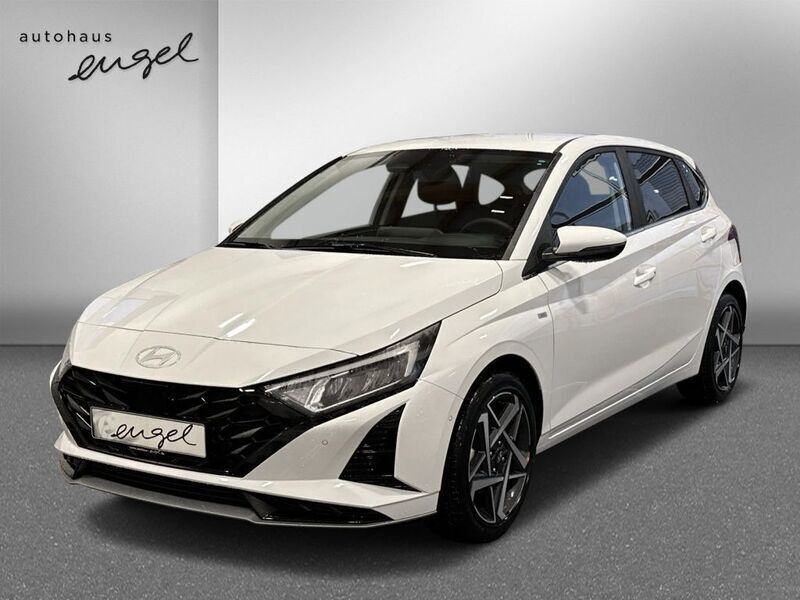 Atlas white (metallic) Gebraucht 2024 Hyundai i20 Prime Kleinwagen | 22.485 € (Fairer Preis) - Bild 1/4