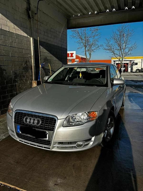 Silber Gebraucht 2005 Audi A4 Limousine | 1.700 € (Superpreis) - Bild 1/4