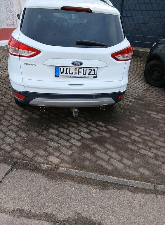 Gebraucht Ford Kuga Trend 140 PS (102 kW) 2014 Weiß SUV