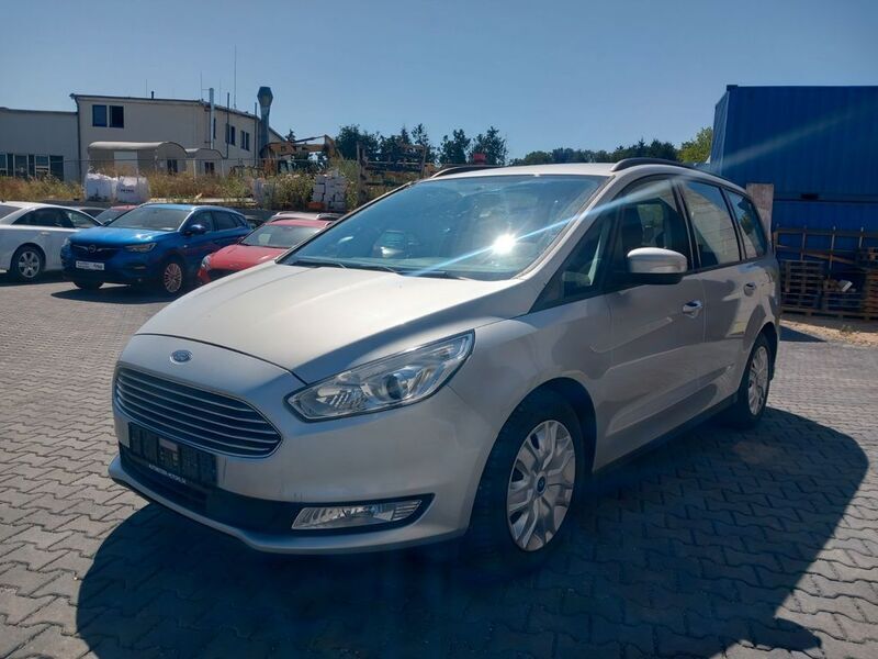 Silber Gebraucht 2017 Ford Galaxy Van / Kleinbus | 11.890 € (Fairer Preis) - Bild 1/2