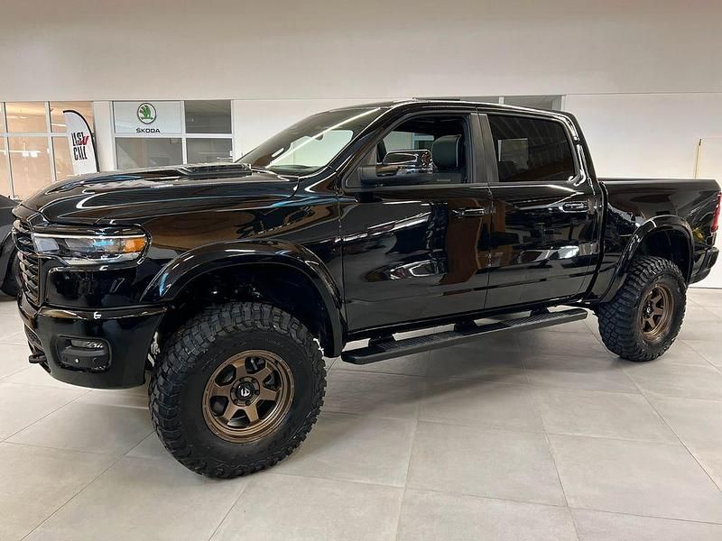Neu Dodge Ram 424 PS (311 kW) 2025 Diamond black crystal Pickup