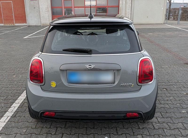 Second-hand Mini Cooper SE 135 kW (184 CP) 2020 Gri Hatchback