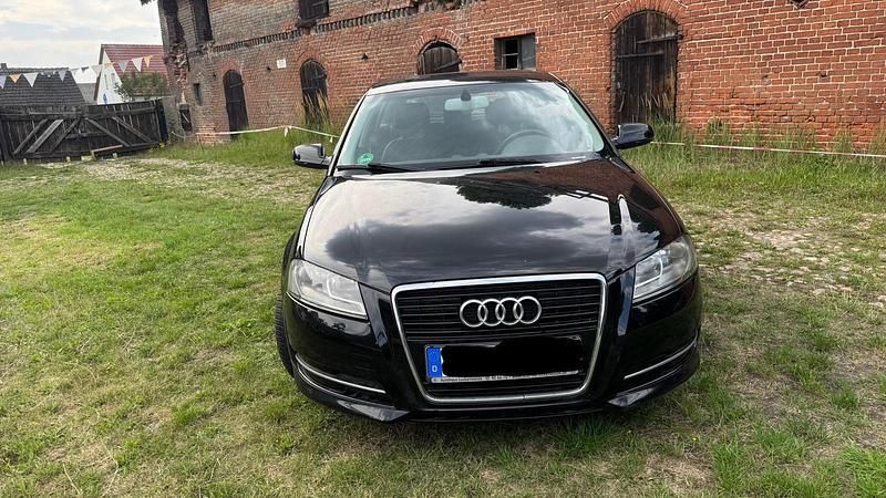 Schwarz Gebraucht 2011 Audi A3 Sportback Kombi | 2.990 € (Superpreis) - Bild 1/4