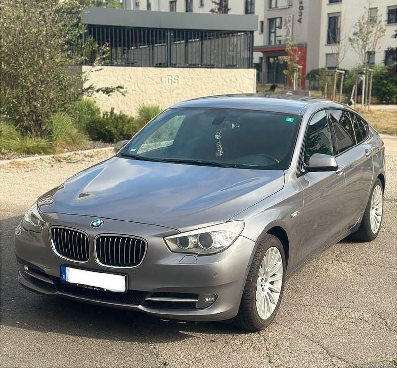Grau Gebraucht 2012 BMW 520 Gran Turismo Comfort Edition Limousine | 11.900 € (Fairer Preis) - Bild 1/4