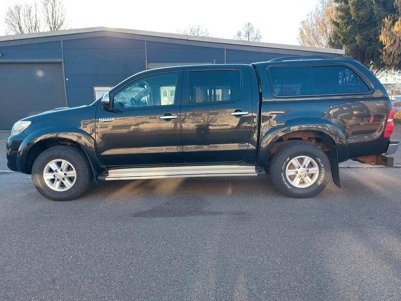 Gebraucht Toyota HiLux Life 144 PS (105 kW) 2014 Schwarz Pickup