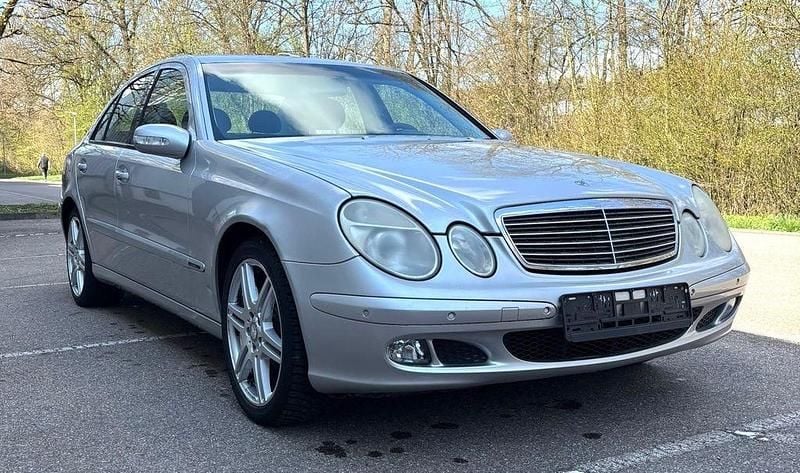Gebraucht Mercedes E200 163 PS (119 kW) 2004 Silber Limousine