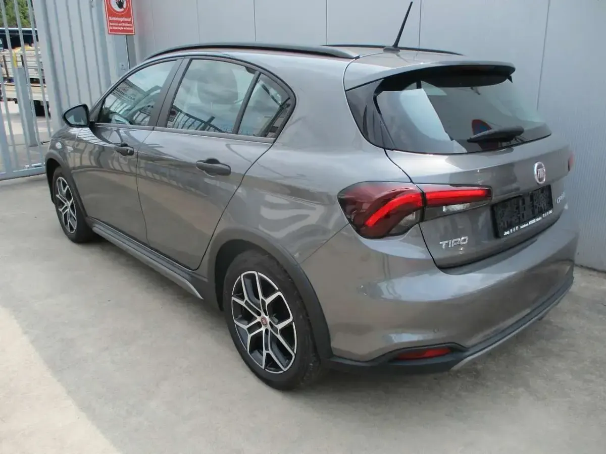 Gebraucht Fiat Tipo Cross 101 PS (74 kW) 2021 Grau Limousine