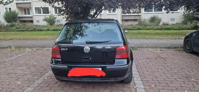 Schwarz Gebraucht 2002 VW Golf IV Limousine | 1.500 € (Fairer Preis) - Bild 1/4