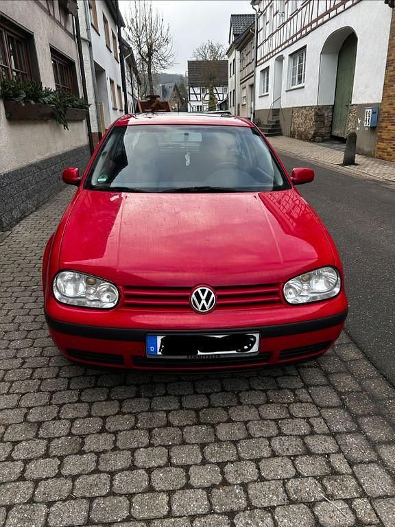 Rot Gebraucht 2002 VW Golf Limousine | 2.800 € (Etwas zu teuer) - Bild 1/4