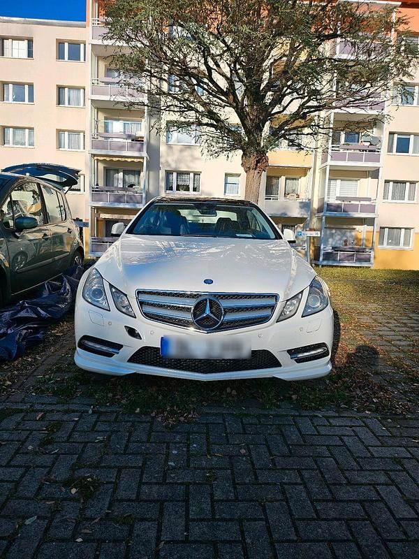 Gebraucht Mercedes E350 275 PS (202 kW) 2012 Weiß Coupé