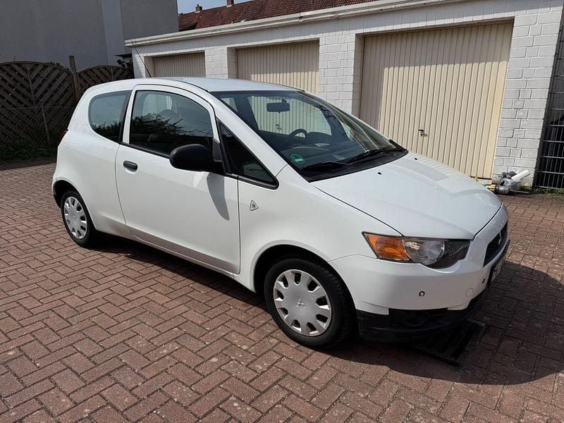 Gebraucht Mitsubishi Colt 75 PS (55 kW) 2013 Weiß Kleinwagen