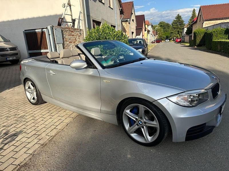 Silber Gebraucht 2010 BMW 135 Cabriolet Sport Line Cabrio | 13.990 € (Etwas zu teuer) - Bild 1/4