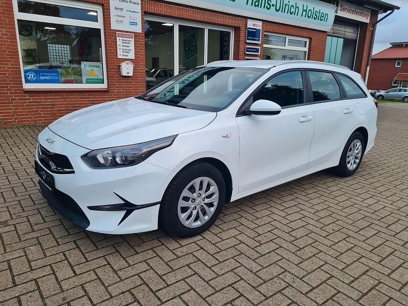Weiß Gebraucht 2022 Kia Ceed Sportswagon Kombi | 14.900 € (Guter Preis) - Bild 1/4