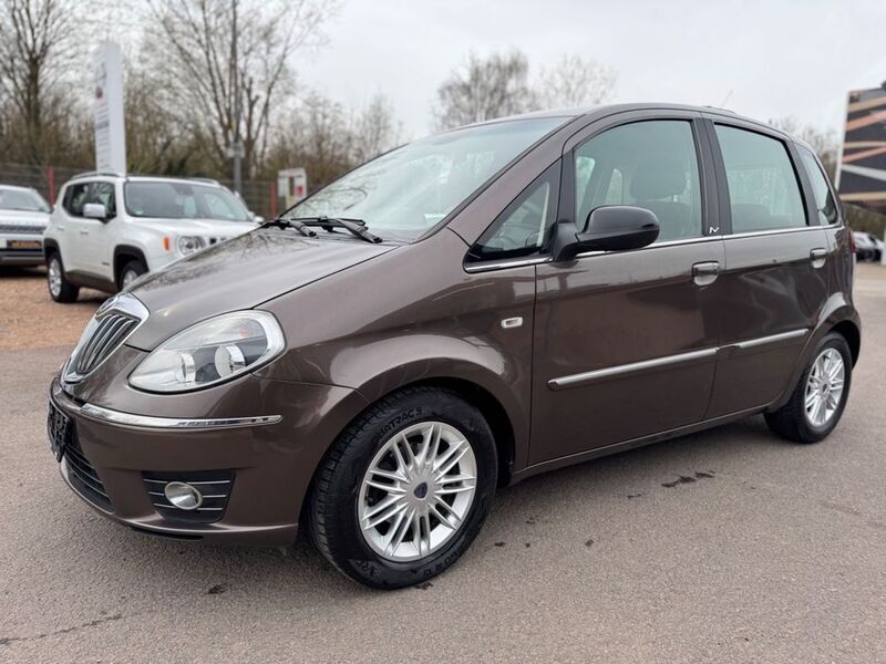 Braun Gebraucht 2012 Lancia Musa Gold Van / Kleinbus | 2.999 € (Fairer Preis) - Bild 1/4