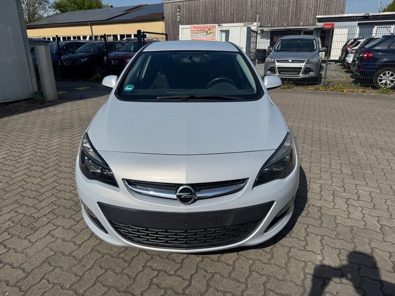 Grau Gebraucht 2012 Opel Astra Edition Limousine | 3.499 € (Guter Preis) - Bild 1/4