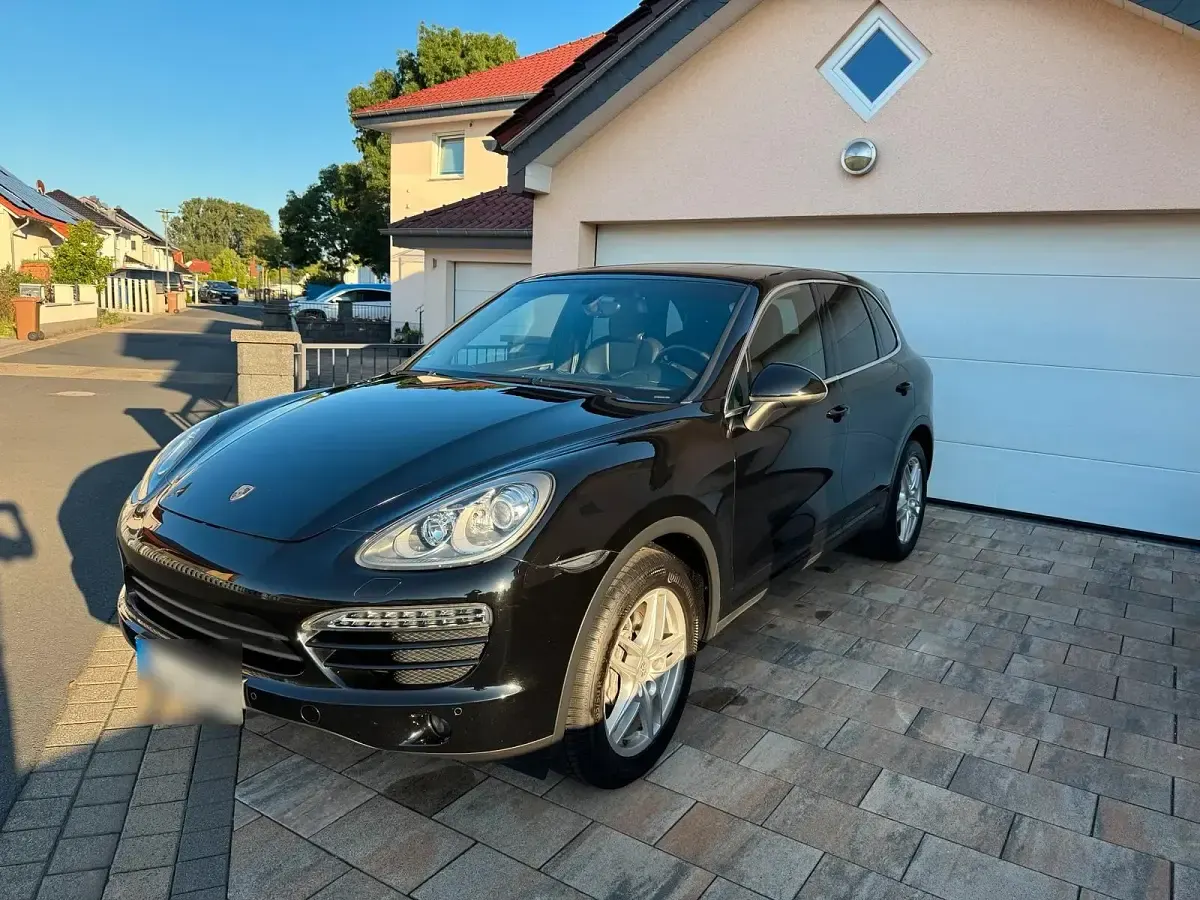 Gebraucht Porsche Cayenne 300 PS (220 kW) 2011 Schwarz SUV