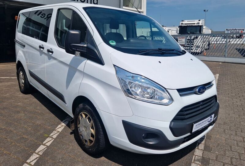 Weiß Gebraucht 2015 Ford Transit Custom Limousine | 10.750 € - Bild 1/4