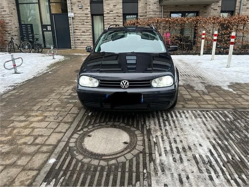 Schwarz Gebraucht 2005 VW Golf IV Kombi | 1.500 € (Superpreis) - Bild 1/4