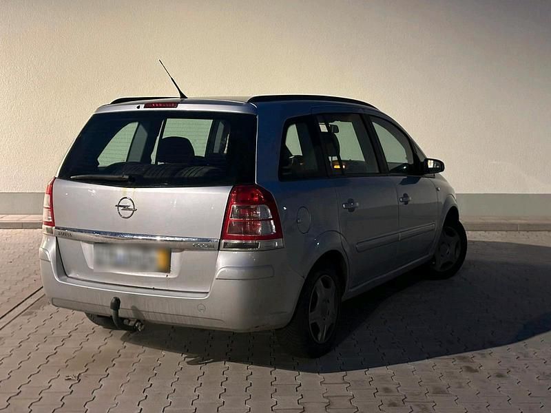 Gebraucht Opel Zafira 105 PS (77 kW) 2009 Grau Van / Kleinbus