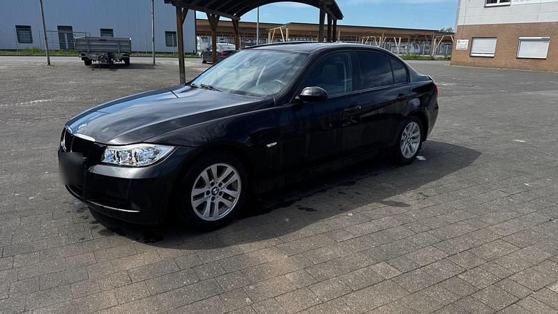 Second-hand BMW 320 150 CP (110 kW) 2007 Negru Berlinǎ