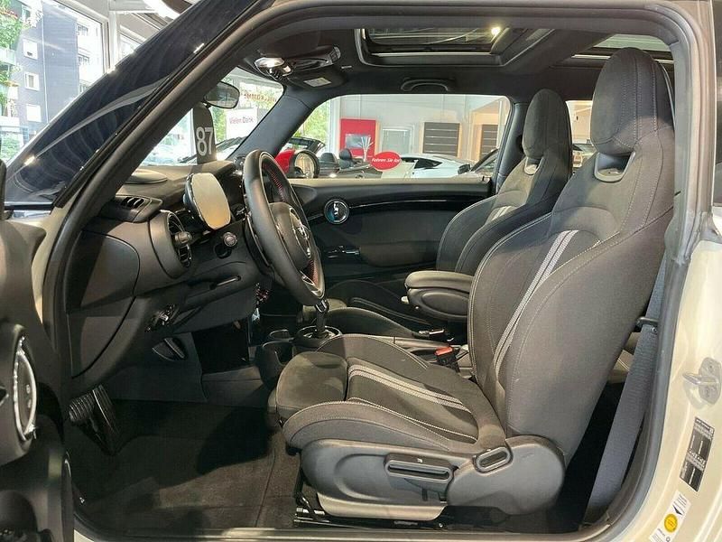 Gebraucht Mini John Cooper Works 231 PS (169 kW) 2021 Weiß Kleinwagen