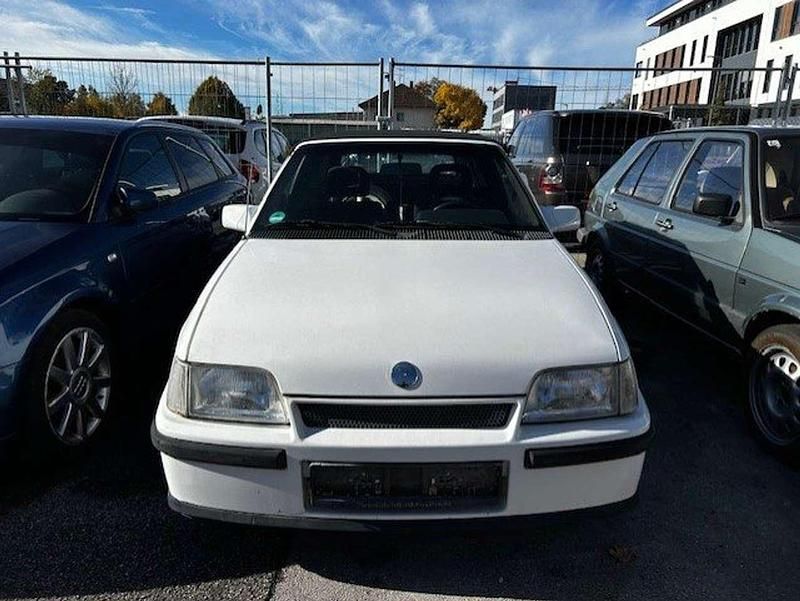 Weiß Gebraucht 1993 Opel Kadett Edition Cabrio | 2.000 € - Bild 1/4