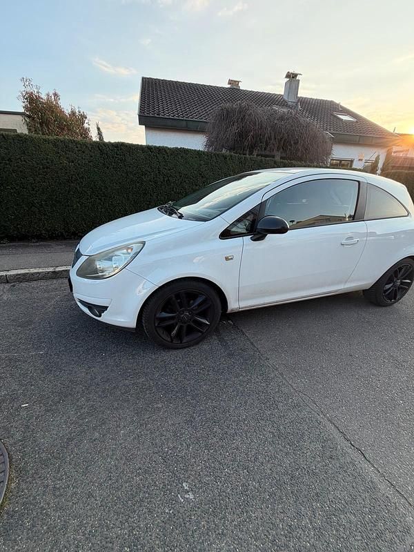 Gebraucht Opel Corsa Color Edition 87 PS (63 kW) 2010 Weiß Kleinwagen