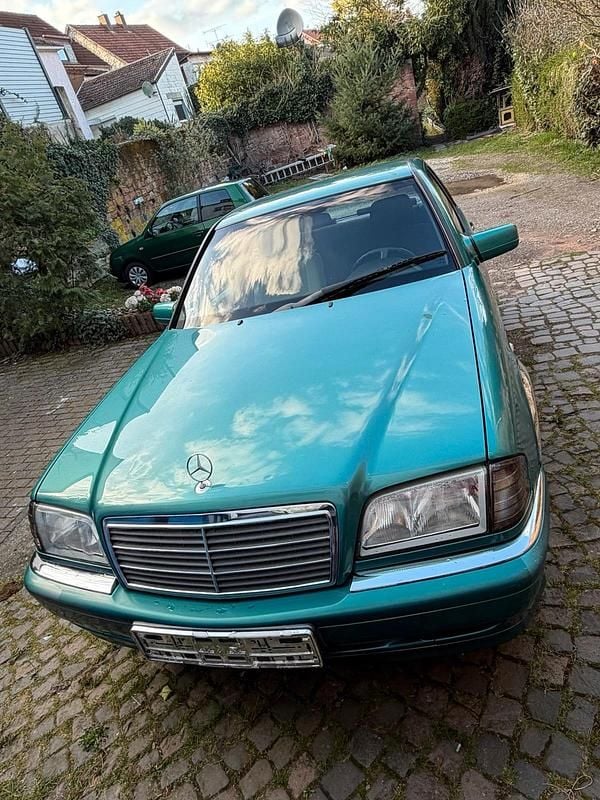 Gebraucht Mercedes C180 122 PS (89 kW) 1999 Andere farben Limousine