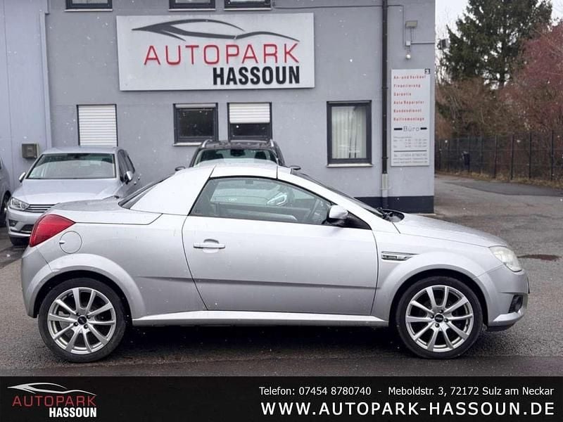 Gebraucht Opel Tigra Edition 90 PS (66 kW) 2008 Starsilber iii m2 Cabrio