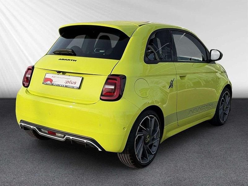 Second-hand Abarth 500 114 kW (155 CP) 2025 Verde Berlinǎ