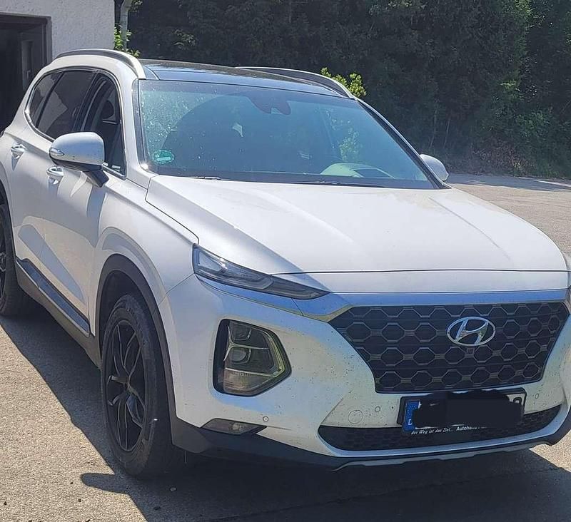 Weiß Gebraucht 2020 Hyundai Santa Fe Premium SUV | 31.000 € (Fairer Preis) - Bild 1/2
