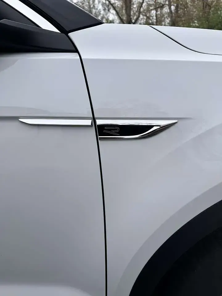 Gebraucht VW T-Roc R-line 150 PS (110 kW) 2025 Weiß SUV