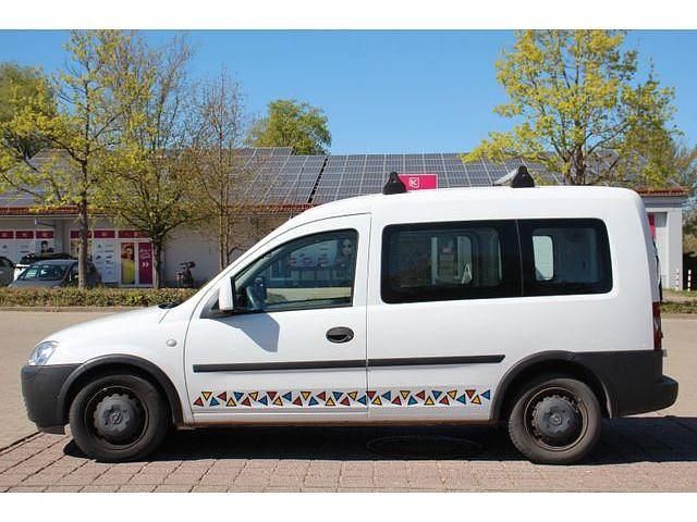 Second-hand Opel Combo 75 CP (55 kW) 2010 Alb Monovolum