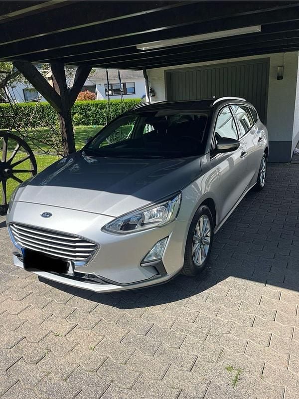 Silber Gebraucht 2019 Ford Focus Active Kombi | 11.999 € (Guter Preis) - Bild 1/4