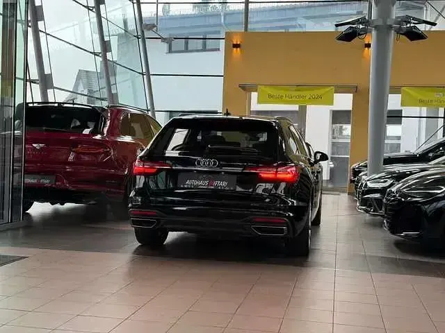 Używany Audi A4 Ambiente 204 KM (150 kW) 2023 Czarny Sedan/Limuzyna