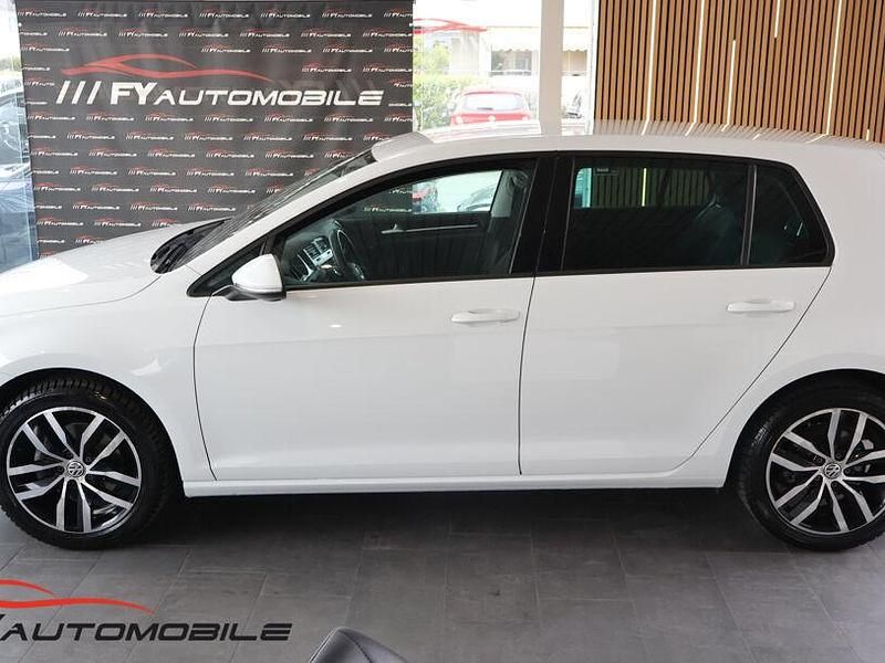 Gebraucht VW Golf VII Highline 150 PS (110 kW) 2014 Pure white Limousine