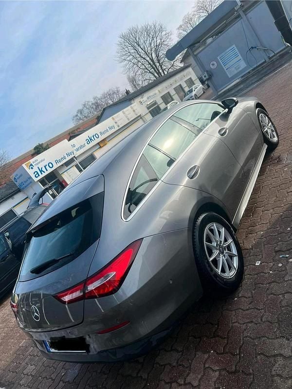 Gebraucht Mercedes CLA180 116 PS (85 kW) 2020 Grau Limousine