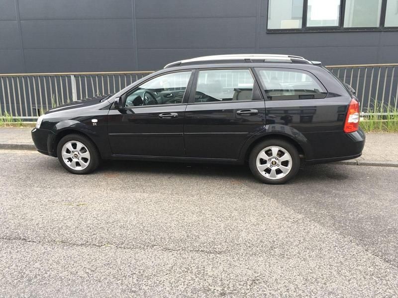 Schwarz Gebraucht 2010 Chevrolet Nubira Kombi | 2.900 € (Fairer Preis) - Bild 1/4