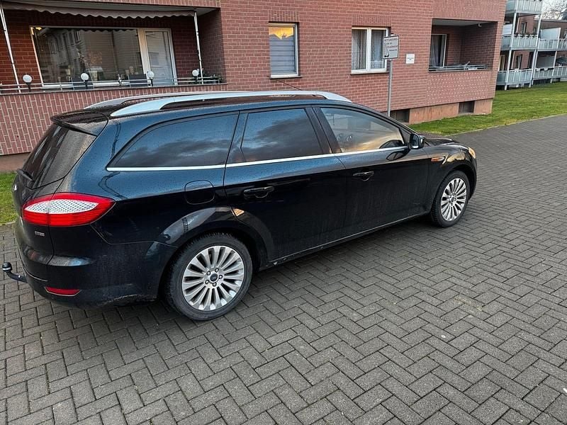 Gebraucht Ford Mondeo 163 PS (119 kW) 2010 Schwarz Kombi