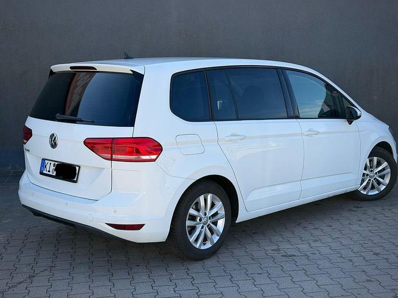 Gebraucht VW Touran S 116 PS (85 kW) 2018 Weiß Van / Kleinbus