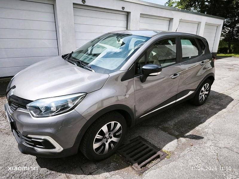 Grau Gebraucht 2018 Renault Captur SUV | 8.850 € (Guter Preis) - Bild 1/4