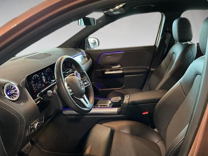 Gebraucht Mercedes GLA200 Progressive 163 PS (119 kW) 2022 Gold SUV