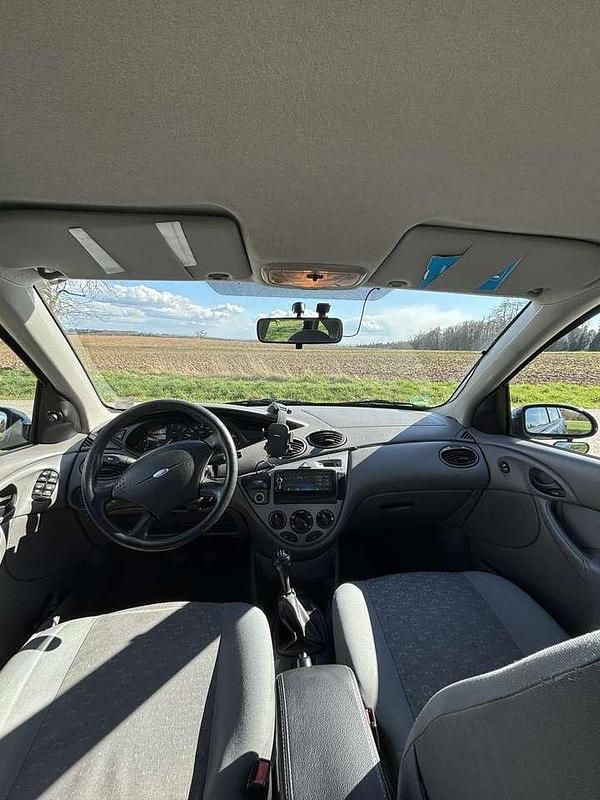 Używany Ford Focus 101 KM (74 kW) 2002 Sedan/Limuzyna