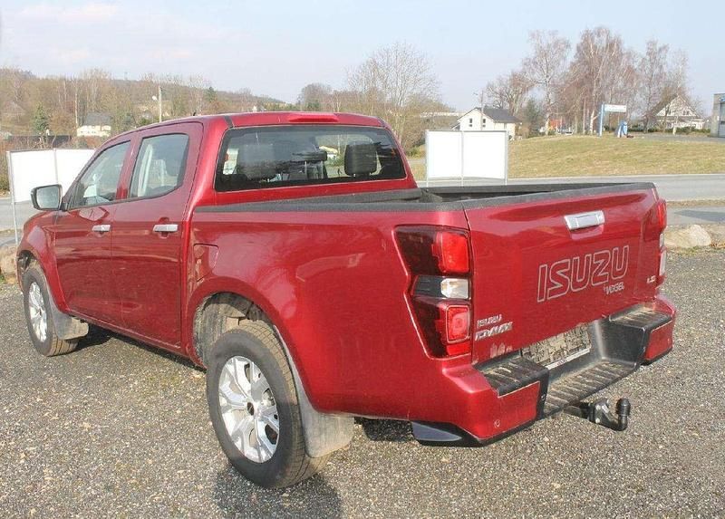 Gebraucht Isuzu D-Max 163 PS (119 kW) 2024 Red spinell Pickup