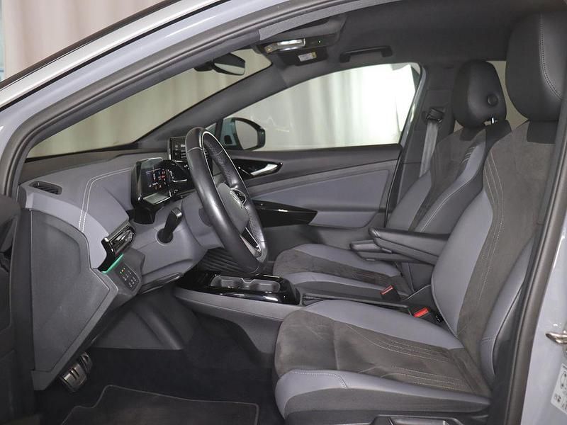 Gebraucht VW ID.5 Pro Performance 150 kW (204 PS) 2023 Mondsteingrau schwarz SUV