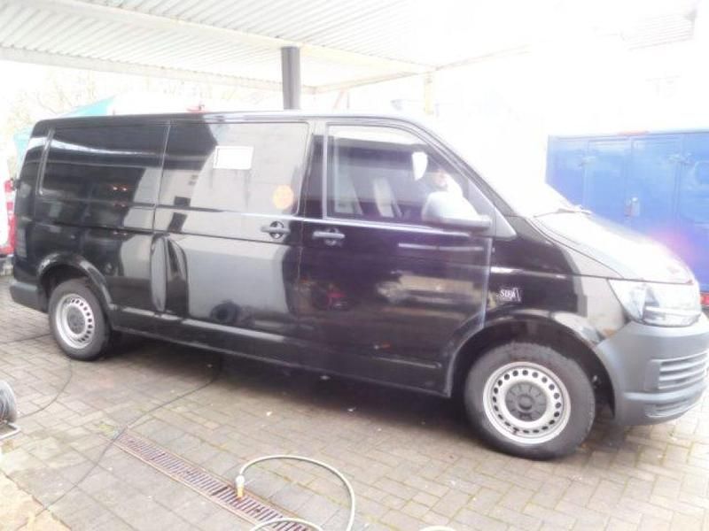 Gebraucht VW T6 102 PS (75 kW) 2017 Schwarz Van