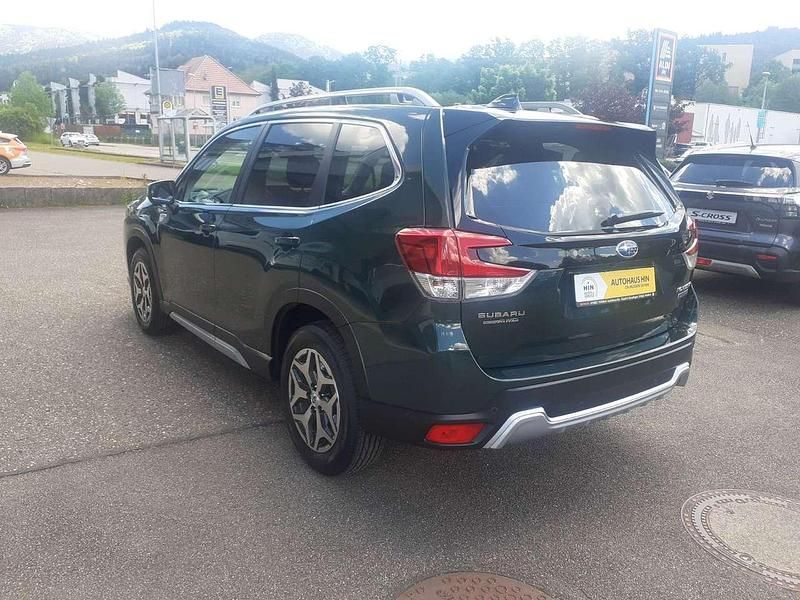 Gebraucht Subaru Forester Platinum 150 PS (110 kW) 2024 Crystal black silica SUV