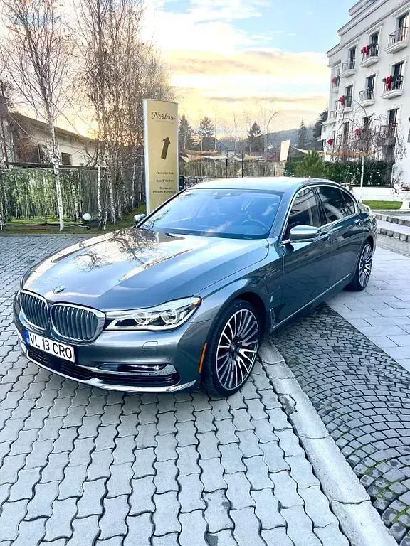 Occasion BMW 740 326 ch (239 kW) 2018 Gris Berline