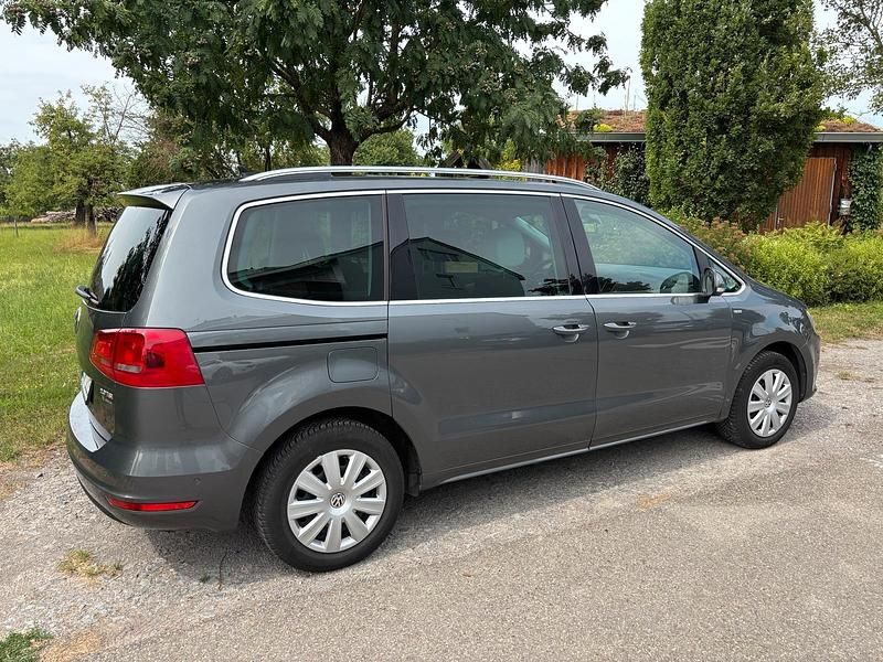 Gebraucht VW Sharan Life 200 PS (147 kW) 2013 Grau Van / Kleinbus