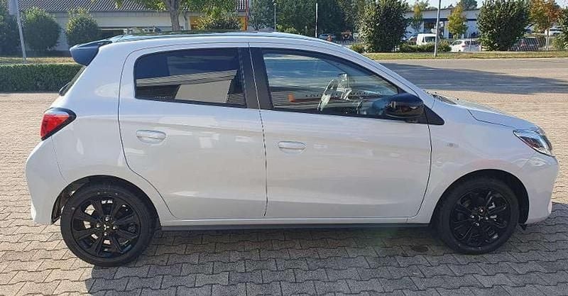 Neu Mitsubishi Space Star Select+ 71 PS (52 kW) 2025 Titanweiß/pianoschwarz Limousine
